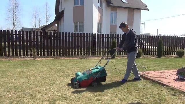 УХОД ЗА ГАЗОНОМ после ЗИМЫ❄️Уход за газоном ВЕСНОЙ?Весенний уход за газоном: вычесывание и аэрация. смотреть онлайн