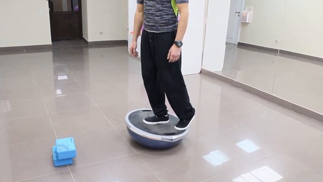 Упражнения на BOSU от тренера Михаила Власова смотреть онлайн