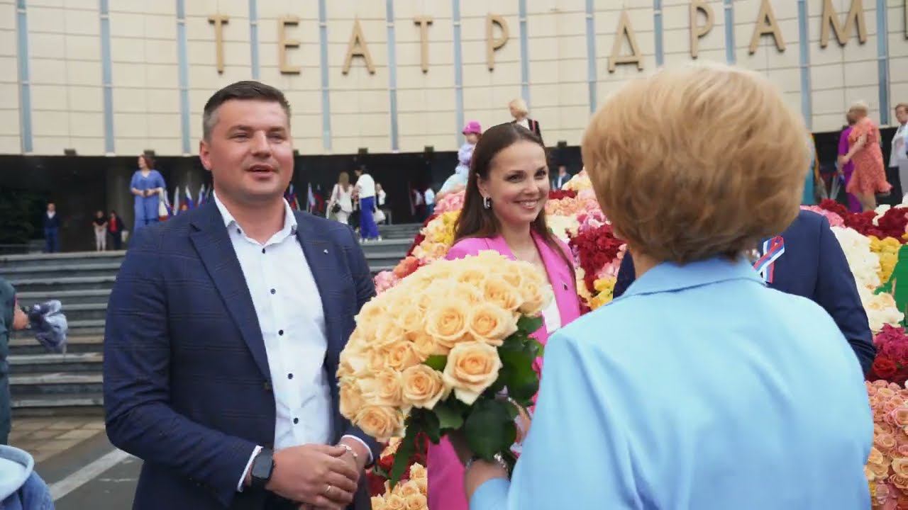 МАСШТАБ ВПЕЧАТЛЯЕТ! СТРАНА ИЗ ЦВЕТОВ! смотреть онлайн