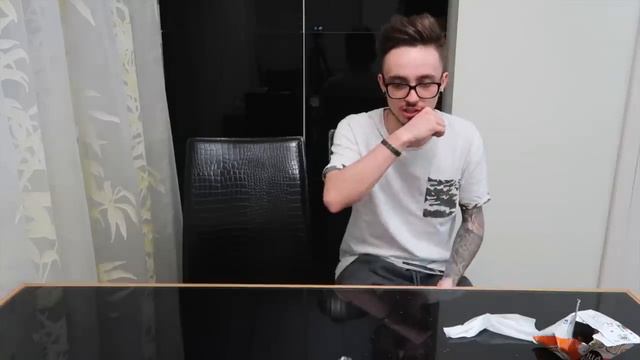 ПРОБУЕМ ЕДУ КОСМОНАВТОВ С МОЕЙ ДЕВУШКОЙ смотреть онлайн