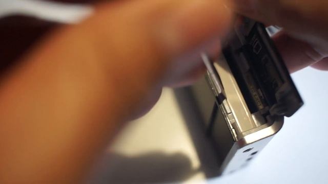 How to remove the battery from FUJIFILM Finepix Z1 and J10 Tutorial смотреть онлайн