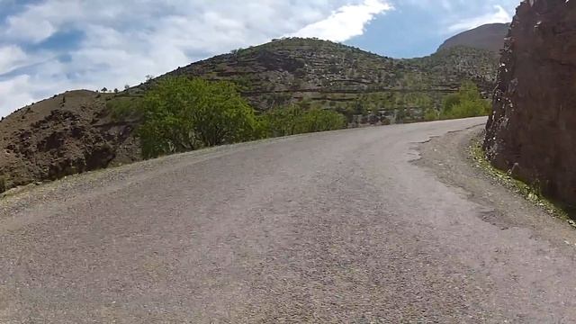 Тест-драйв Porsche Macan в условиях горных серпантинов Марокко смотреть онлайн