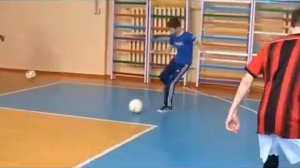 Футбол. Упражнение в парах