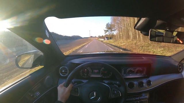 Mercedes E400 - POV Driving Experience, 0-100 & full review. смотреть онлайн
