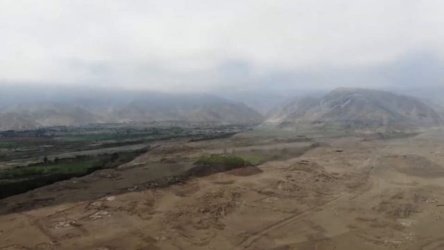 Линии Наска, пирамиды Караль, Саксайуаман - загадочная геометрия Перу. смотреть онлайн