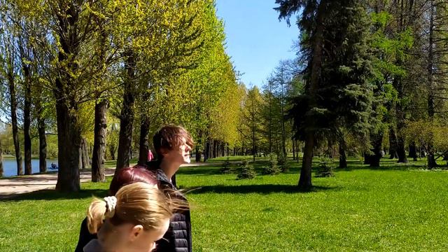 Питерский #ПаркПобеды в зелени, май 2022 | #СанктПетербург смотреть онлайн