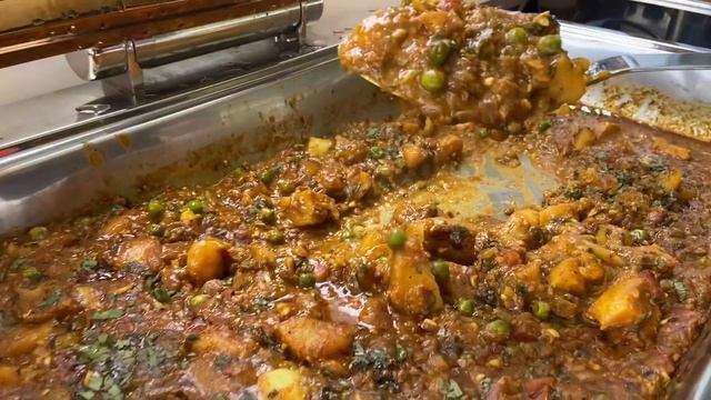 ૩૫૦/- રૂપિયામાં અનલિમિટેડ ફૂડ | Mad Over Grills | Rs.350 Unlimited Food in Surat | Surat famous foo смотреть онлайн