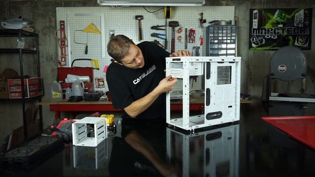 Down & Dirty Modding - Removing Drive Bays смотреть онлайн