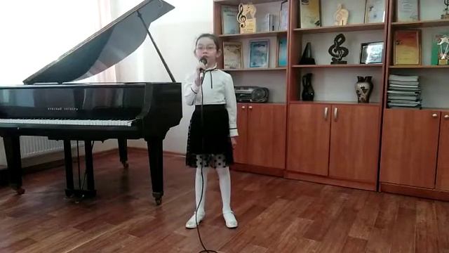 Асембек Жасмин. Номинация вокальное исполнительство . "Луг-лужок" муз. Я. Дубравин. смотреть онлайн