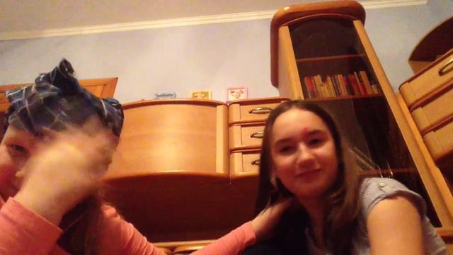 Мы-бабы ёшки? Макияж с закрытыми глазами challenge! смотреть онлайн