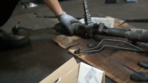 Рулевая рейка замена сальника, Мерседес 212 капает масло.