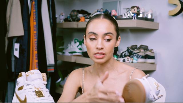 DON'T SLEEP on this stylish Air Jordan 1! White and Gold On Foot Review and How to Style смотреть онлайн