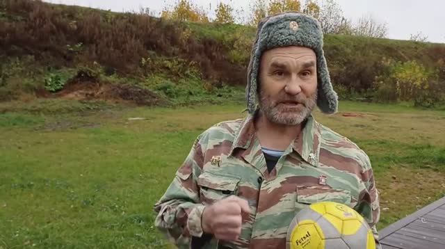 Деду Володе зуб выбил товарищ по беспределу, давно в юности ещё