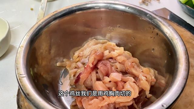 吃鲤鱼最好的季节，配上新鲜豌豆，这老公做的月子餐让我羡慕了 смотреть онлайн