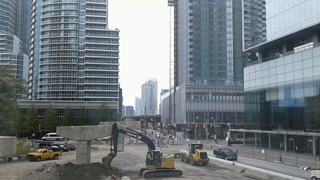 Another busy day in Toronto... - Timelapse смотреть онлайн