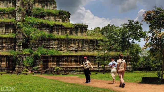 Konh Ker (Khmer: ប្រាសាទកោះកេរ្ដិ៍) ꟾ A Hidden Temple in the Forest of Northern Cambodia смотреть онлайн