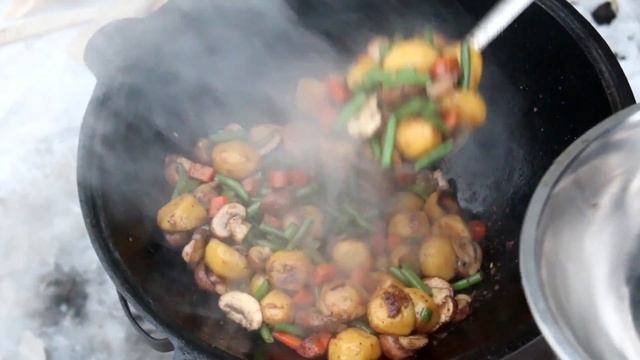 Казан кабан. Готовим в казане на костре. смотреть онлайн