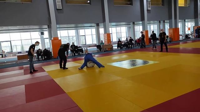 √21 Чабан Петро. (біла куртка) Бойове Джиу-джитсу 1/8