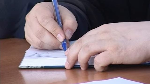 Члены комиссии намерены ужесточить ответственность за незаконную продажу алкоголя. Апрель 2013 год. смотреть онлайн