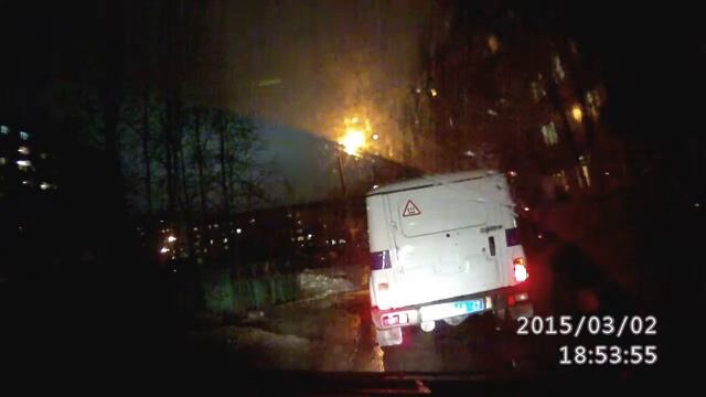 02-03-2015 ППС доставка алкаша-дебошира до дому, а он их матом кроет Архангельск смотреть онлайн