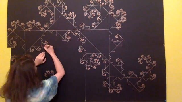 I Drew A Giant Dragon Curve смотреть онлайн