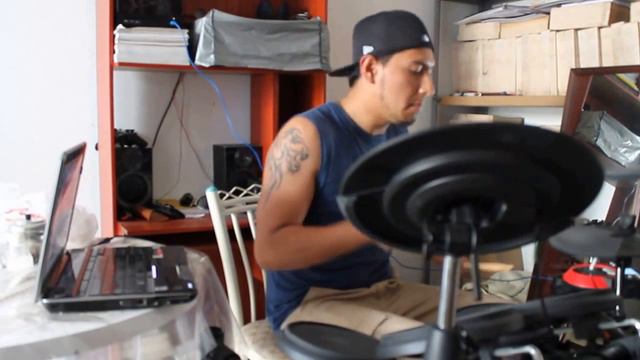 Ricardo Altamirano Acosta-Batería Medeli DD512 смотреть онлайн