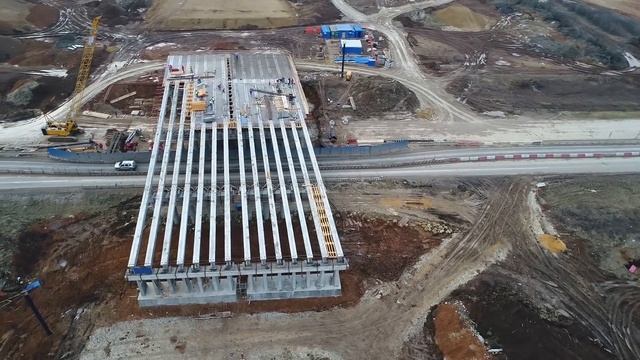 Аэросъёмка квадрокоптером в Крыму. Компания "Русстрой". Строительство а/д "Таврида" смотреть онлайн