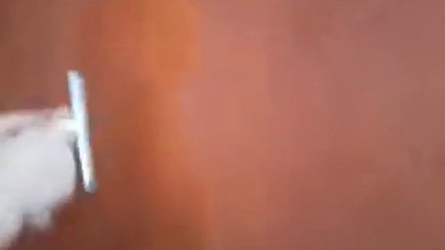 Нанесение цветной шпаклевки на шпатель . смотреть онлайн