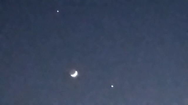 Юпитер, Луна и Венера - сближение 22 февраля 2023 смотреть онлайн