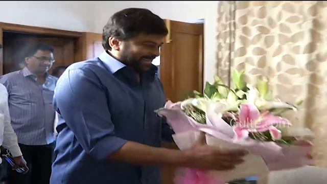 Look at Chiranjeevi's Rolls Royce Car - Gulte.com смотреть онлайн