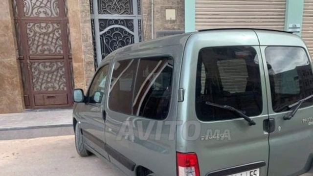 سيارة للبيع رقم { 575 } بيجو بارتنر Peugeot Partner 2011 بقة جديدة