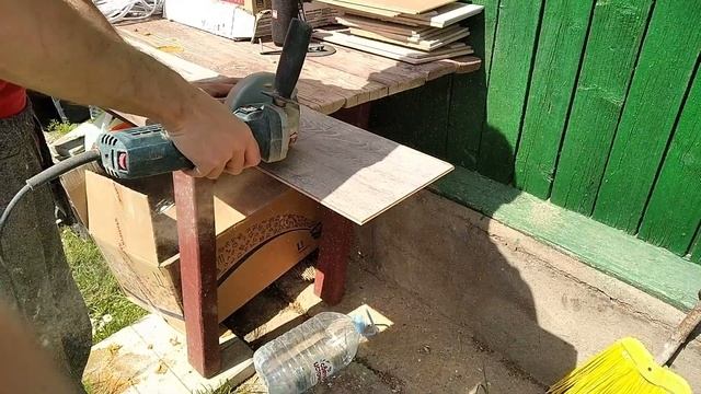 Укладка ламината на нашей новой кухне. Продолжаем нашу пристройку. смотреть онлайн