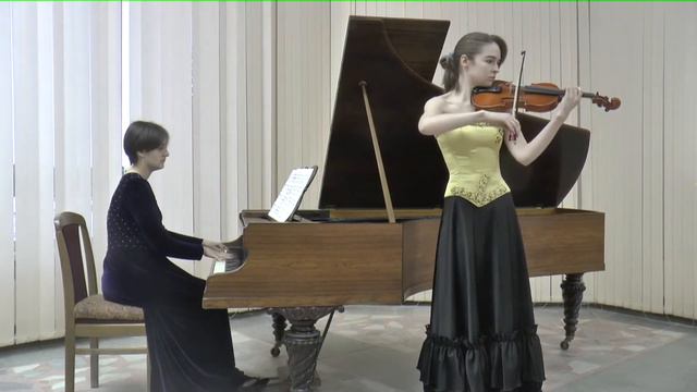 Тарасова Виктория Олеговна, 14 лет, фортепиано, соло (концертмейстерское мастерство), 06.01.2021; смотреть онлайн