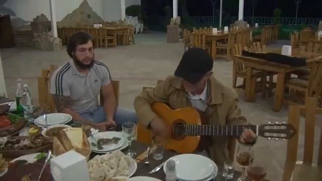Песни под гитару (Магамедов Руслан рано рано утром стану) смотреть онлайн