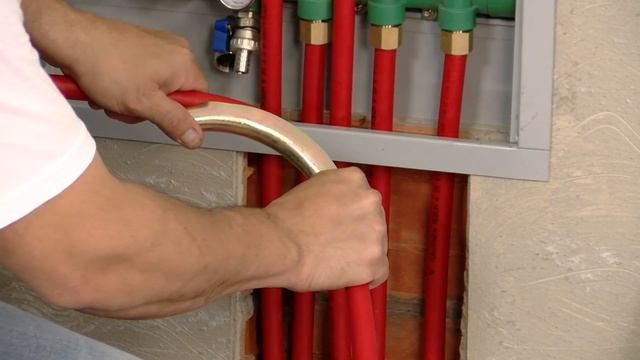 TUBOTHERM - Armado de colector y actuador térmico смотреть онлайн