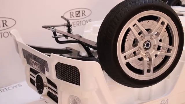 Детский электромобиль О004ОО (сборка, RiverToys) смотреть онлайн