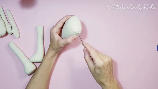 mira como hacer una hermosa muñeca de tela - cuerpo, pelo y cara / PARTE 1- MOLDE GRATIS смотреть онлайн