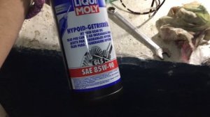 Замена масла в заднем редукторе Опель Омега б. Opel Omega B.