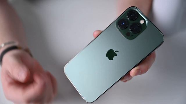 IPhone 13 Pro ALPINE GREEN! Hands On W/ Apple's NEWEST Color!