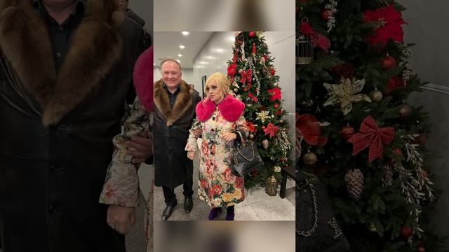 ХИРУРГИ НЕ ПОМОГЛИ! Вот как выглядит 63-летняя Надежда Кадышева на самом деле... #Shorts смотреть онлайн