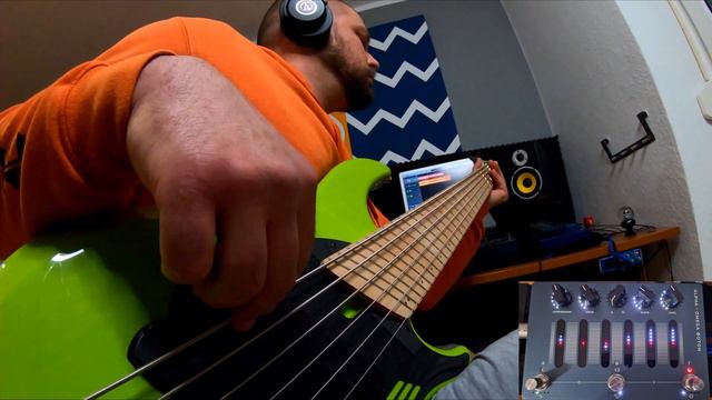 Darkglass Alpha Omega Photon Vs Alpha Omega Ultra + Dingwall Combustion NG3 6 Ferrari Green