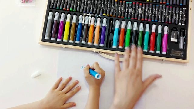 НАБОР для РИСОВАНИЯ для детского ТВОРЧЕСТВА смотреть онлайн