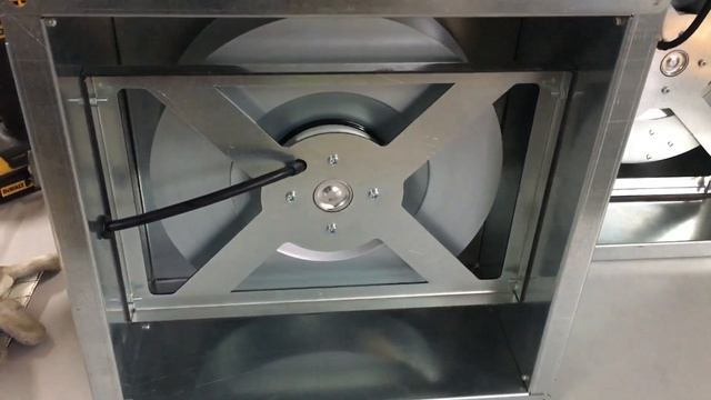 Новая секция вентилятора для кубика 300х300 молотит 1350м3/ч 630Па смотреть онлайн