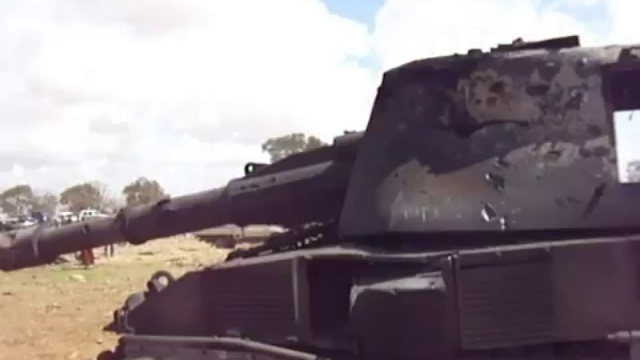 Уничтоженные ливийские САУ "Пальмария". Ливия 2011 г. смотреть онлайн