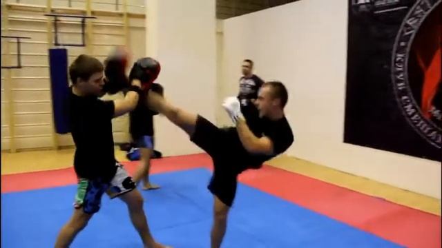 Клуб смешанных единоборств СВЯТОСЛАВ ХРАБРЫЙ СПБ смотреть онлайн