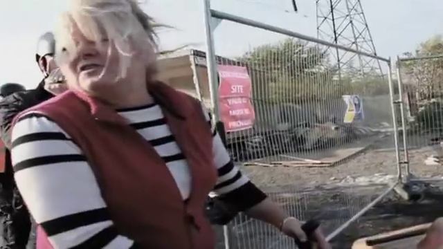 Ethnic Cleansing in the UK - Ken O'Keefe at Dale Farm (Part 3 of 3) смотреть онлайн