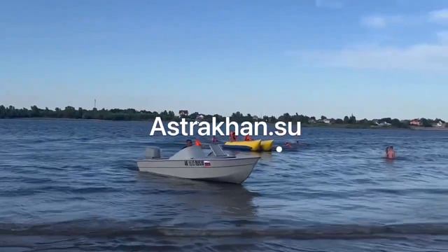 Астраханцы рассказали об обстановке на Ассадулаевском пляже смотреть онлайн