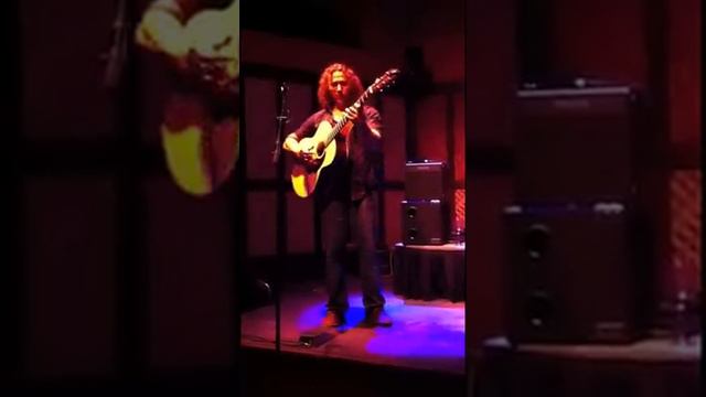 Shaun Hopper-Cello Suite in A on a Martin BARITONE guitar!! Bach/Segovia смотреть онлайн