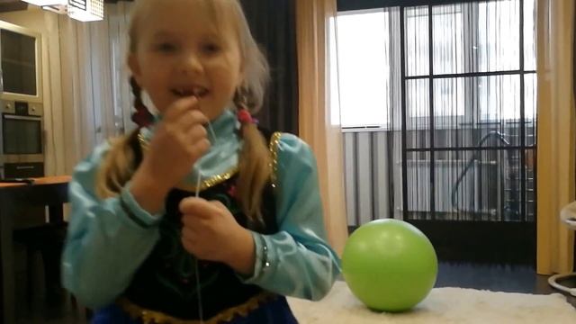 Лайфхак, как вырвать молочный #зуб №2 смотреть онлайн