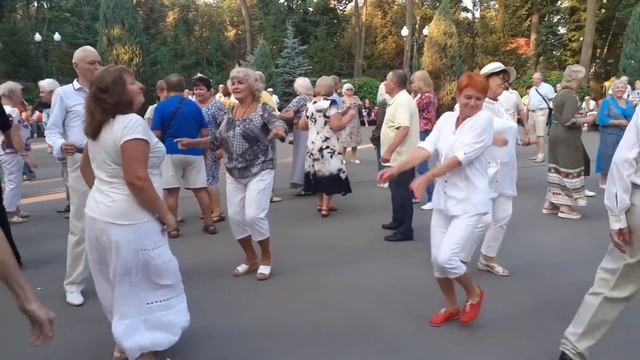 ОЙ, СМЕРЕКО! ТАНЦЫ ХАРЬКОВ СЧАСТЛИВЫЕ МОМЕНТЫ смотреть онлайн